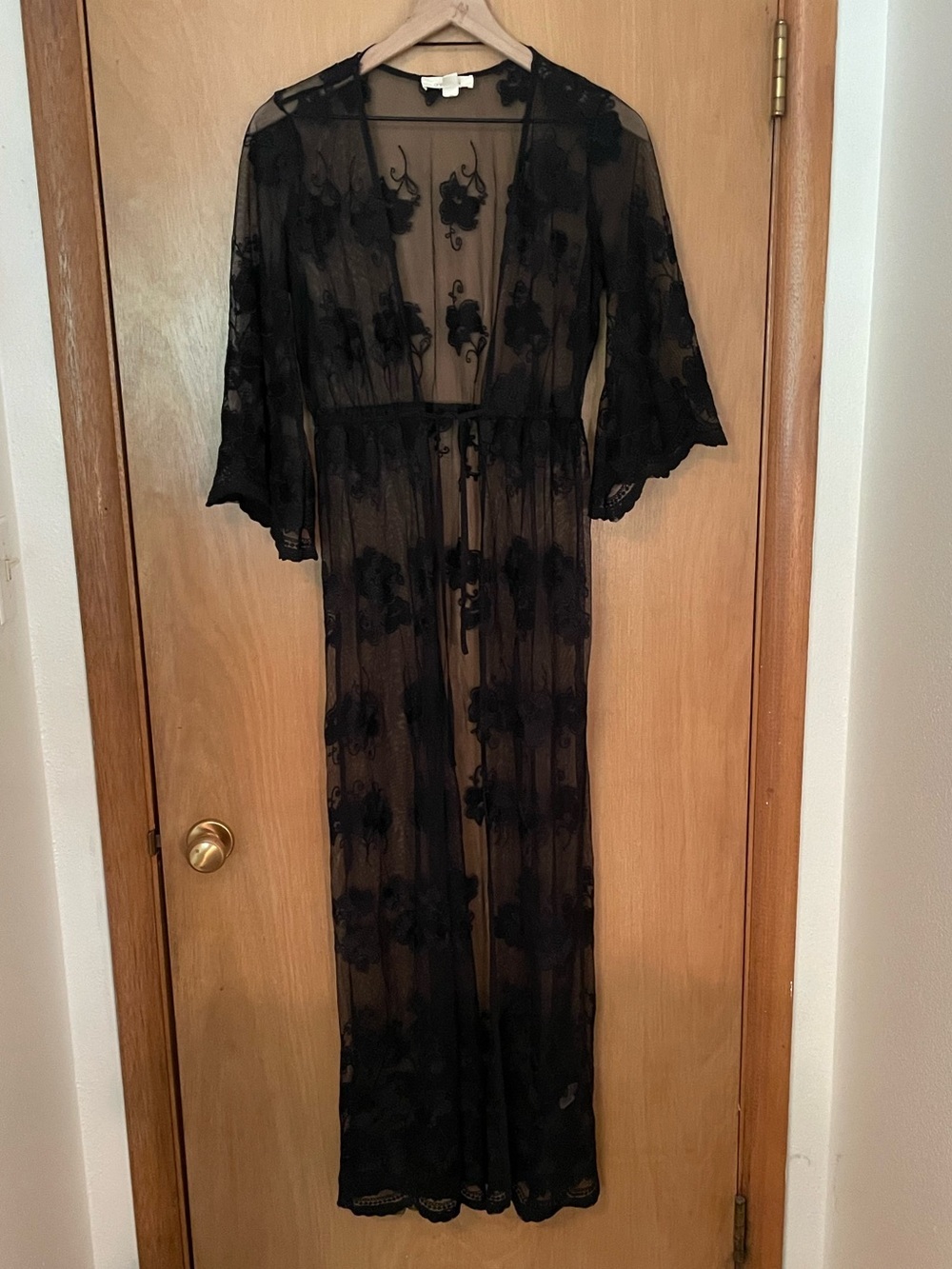 Onetheland black lace kimono with butterfly embroidery and tie waist. Size S